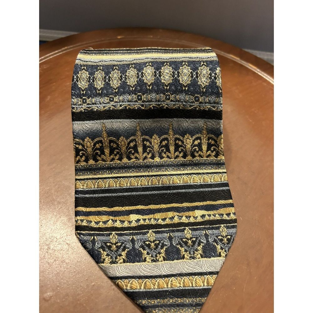 Roundtree & Yorke Mens Tie Necktie‎ Multicolor Geometric 100% Silk Imported